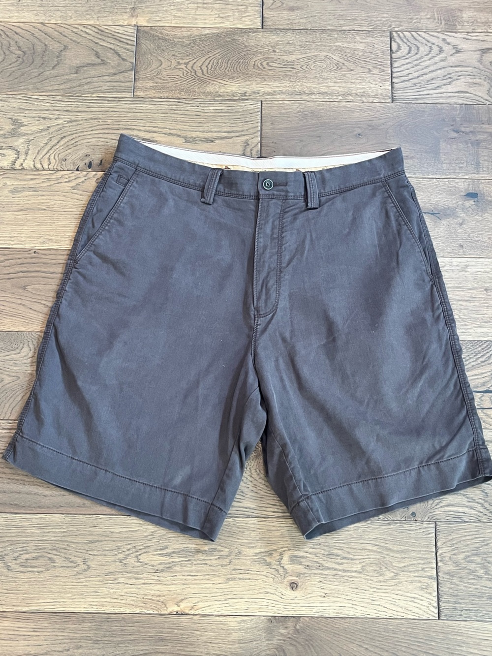 Tommy Bahama Men's Flat Front Chino Shorts in Dark Brown 34 Waist